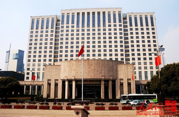 网易2025首款大作：用自己的弱项打腾讯的王牌